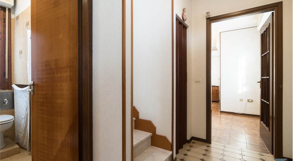 scala e vista soggiorno